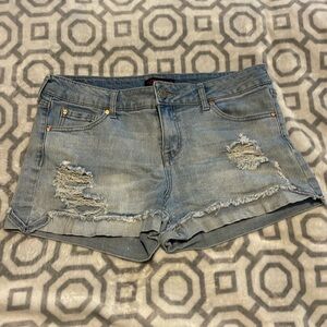 Celebrity pink Jean shorts